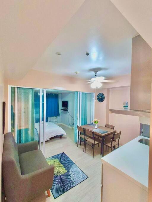 1 Bedroom Affordable Azure Staycation Near Naia 마닐라 외부 사진